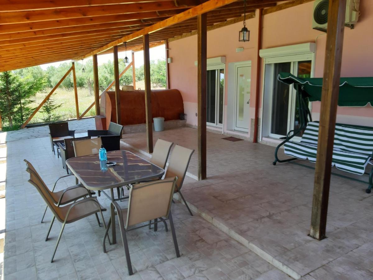 Maria Lemoni Swimming Pool Apartment Nea Skioni Exterior foto