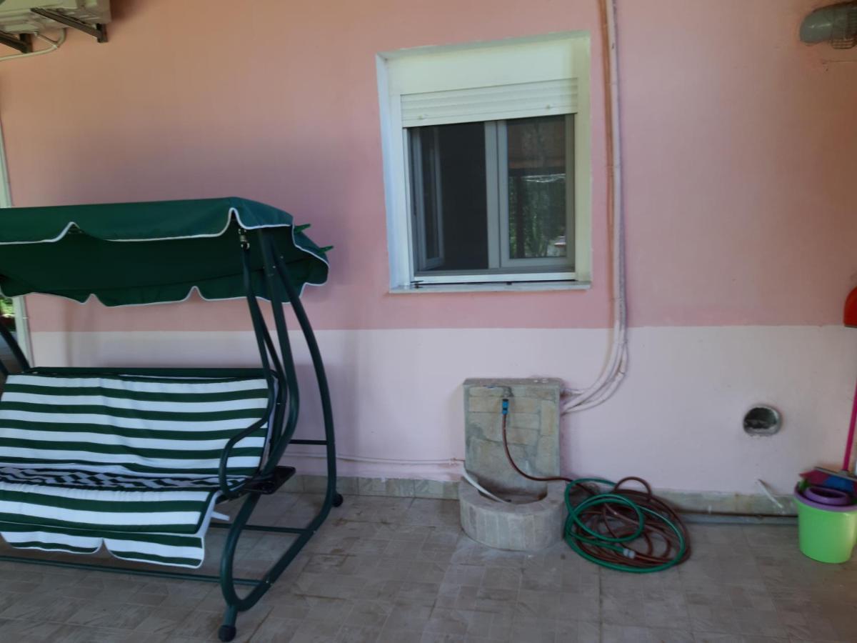 Maria Lemoni Swimming Pool Apartment Nea Skioni Exterior foto