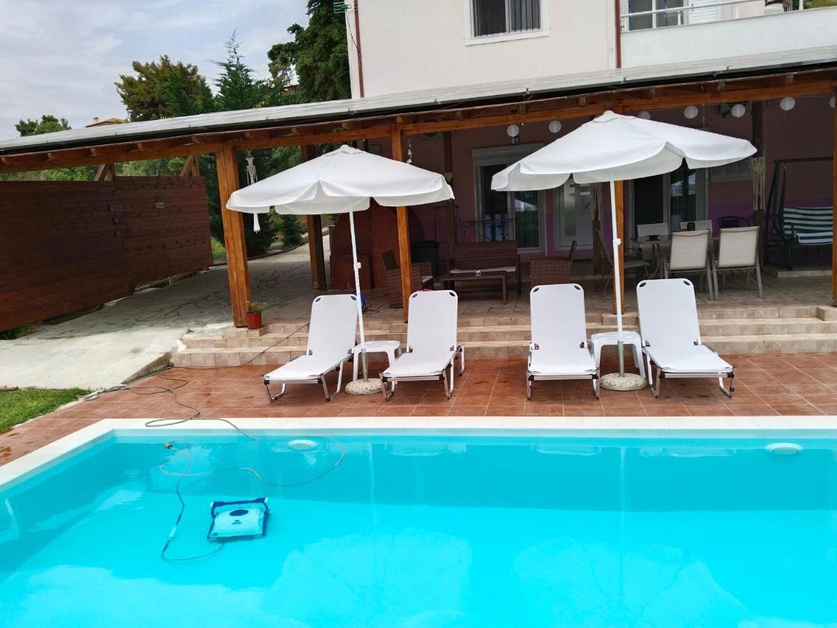 Maria Lemoni Swimming Pool Apartment Nea Skioni Exterior foto