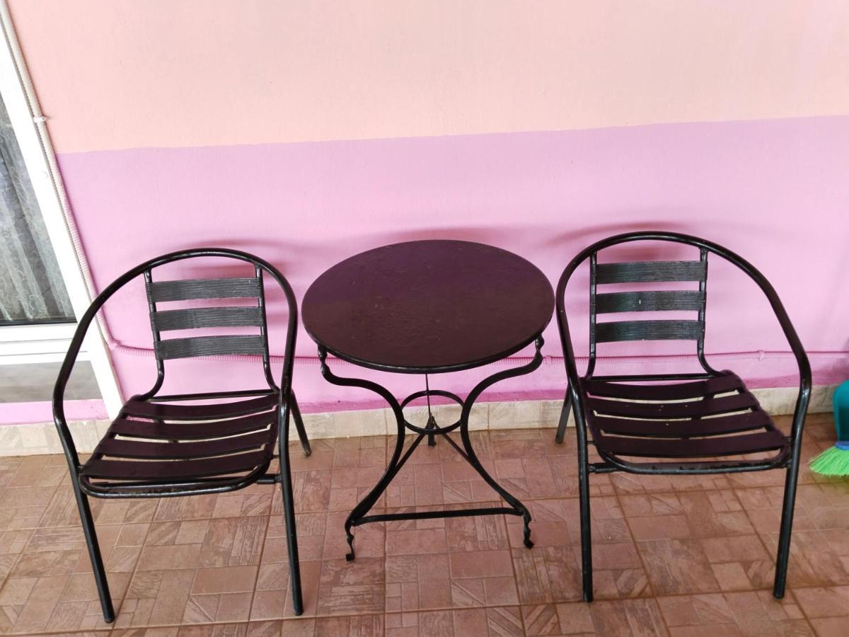 Maria Lemoni Swimming Pool Apartment Nea Skioni Exterior foto